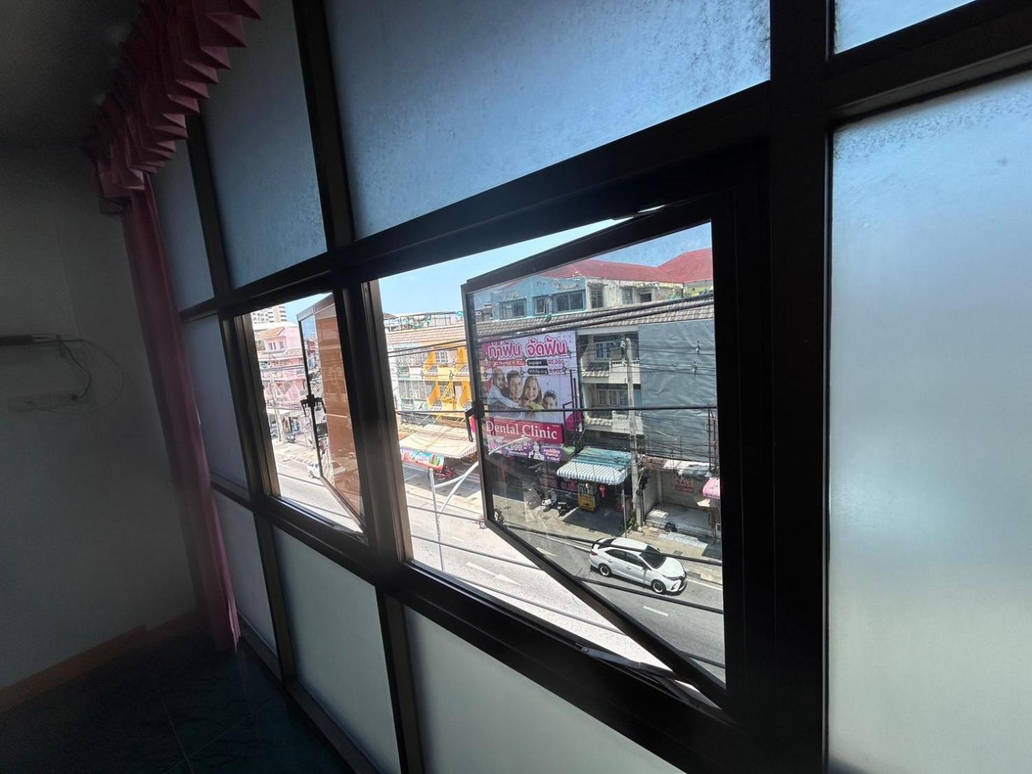 Coffeeandbeer Vandrarhem Pattaya Exteriör bild