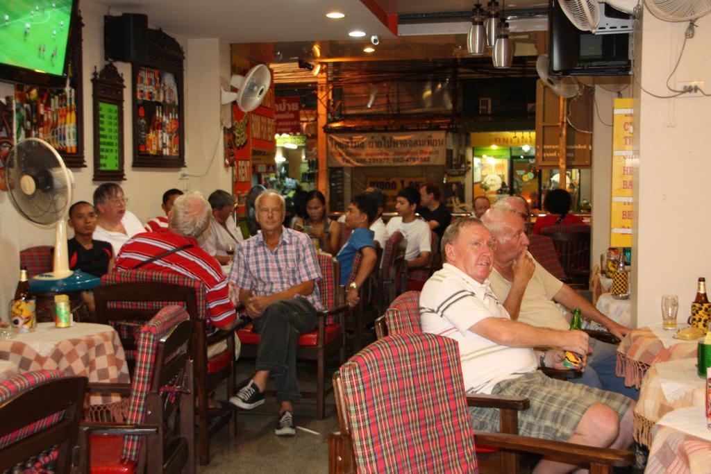 Coffeeandbeer Vandrarhem Pattaya Rum bild