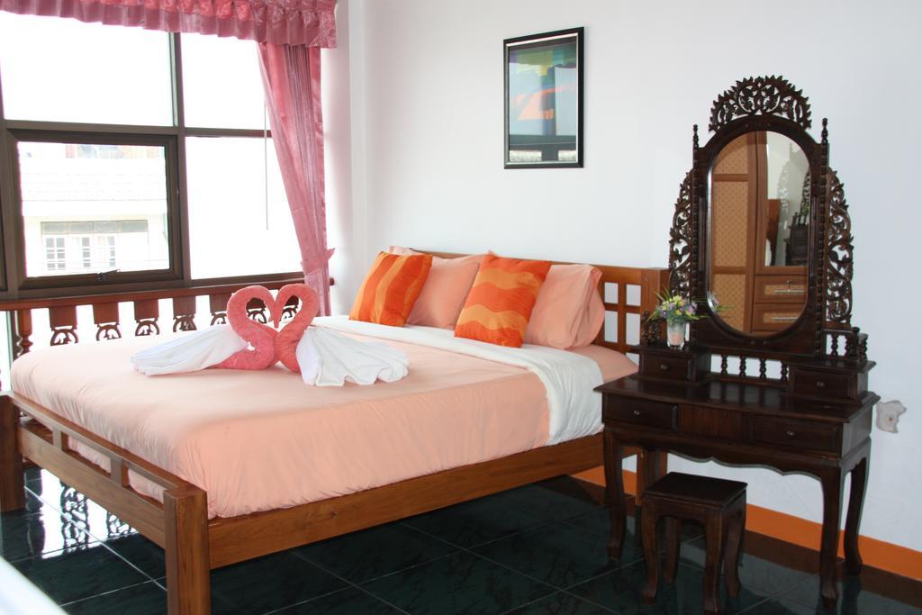 Coffeeandbeer Vandrarhem Pattaya Rum bild