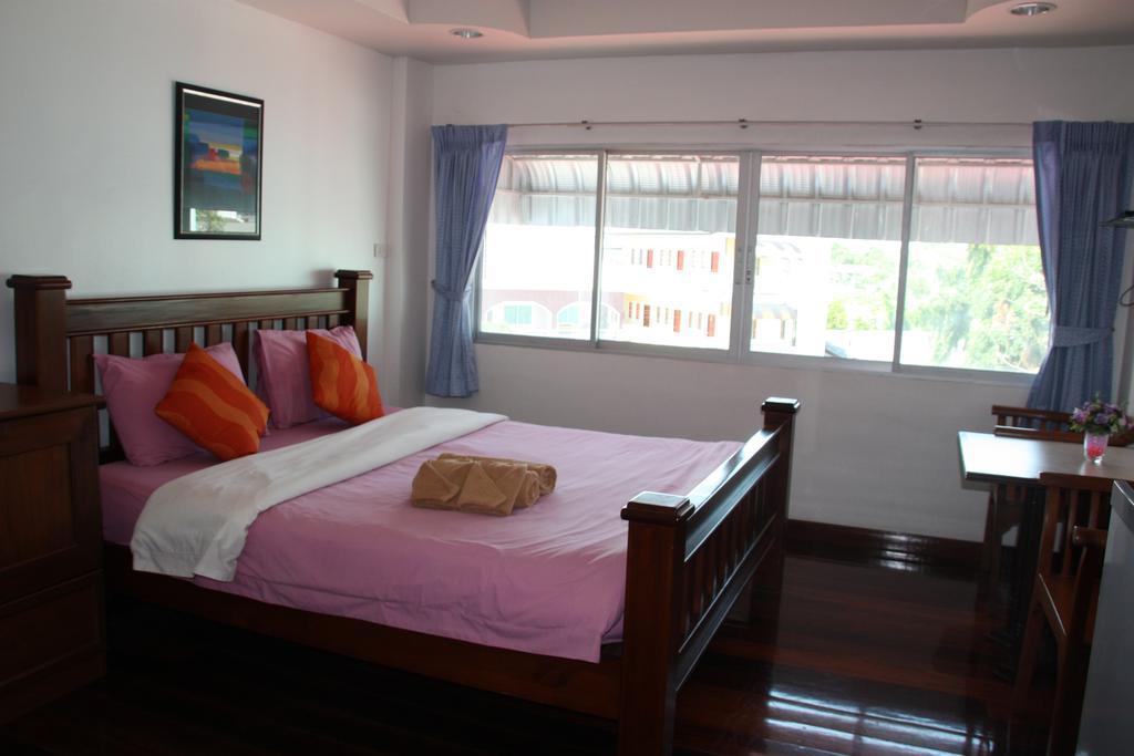 Coffeeandbeer Vandrarhem Pattaya Rum bild