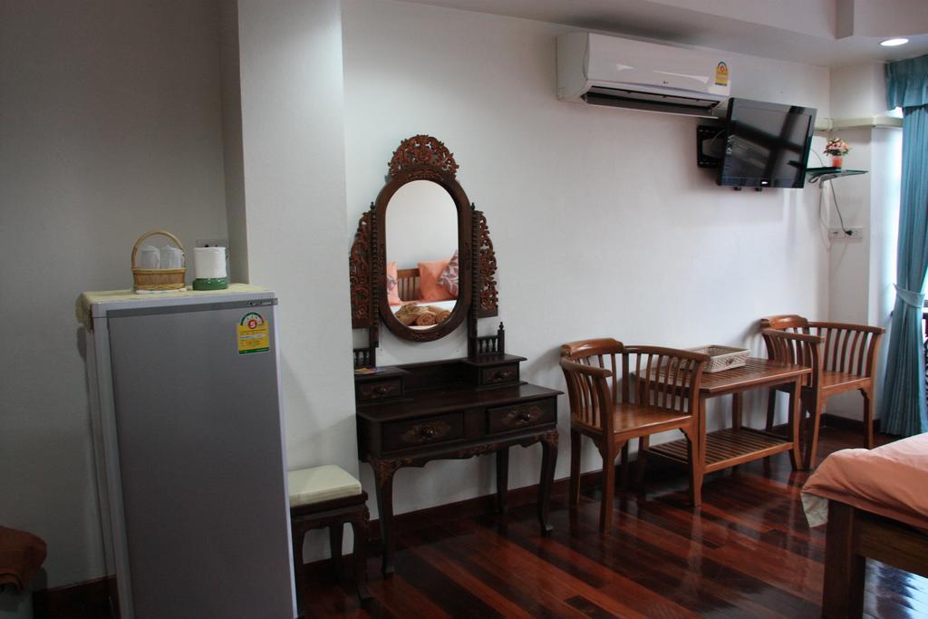 Coffeeandbeer Vandrarhem Pattaya Rum bild
